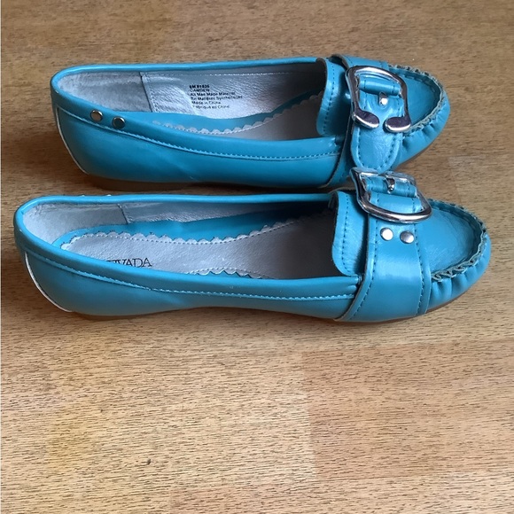 Camden blue Nevada flats, never worn but without tag.in size 6M - Picture 2 of 4